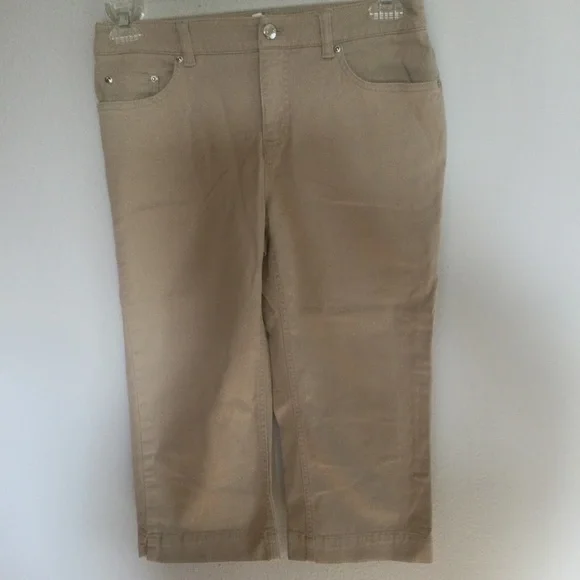 Jones New York Sport Petite Stretch Kahki Capris Size 8P - Picture 2 of 5